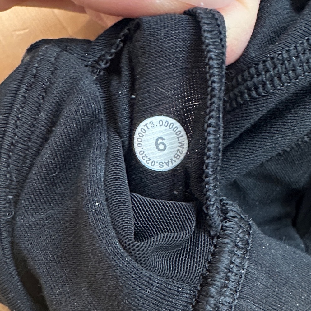 LULULEMON Women's Energy Sports Bra, Size 6 - Picture 4 of 4